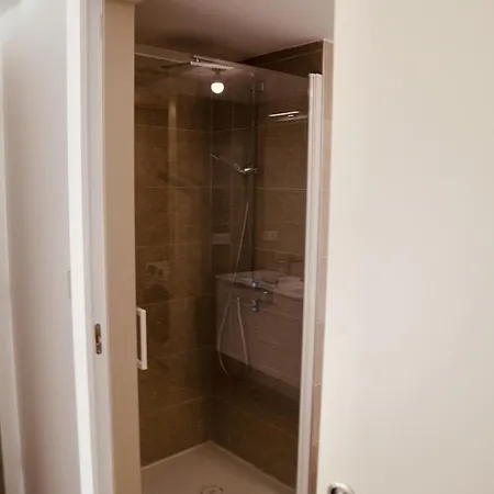 Maison Sur Le Toit Face Etang De Thau 公寓 *